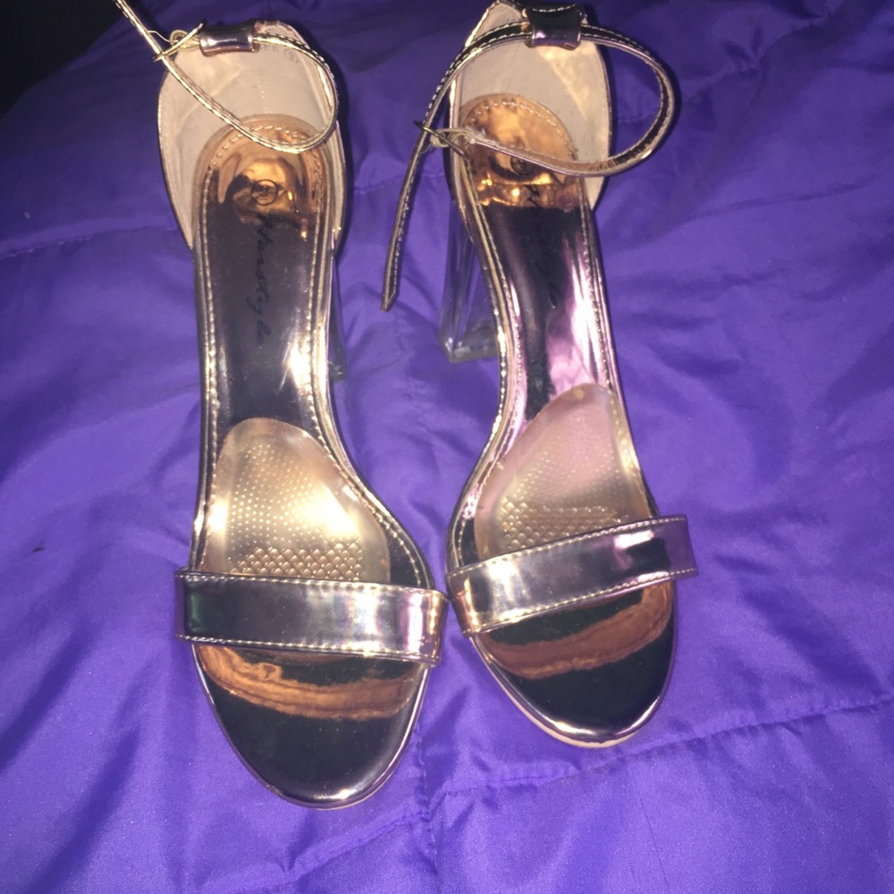 Heels - Picture 2 of 2
